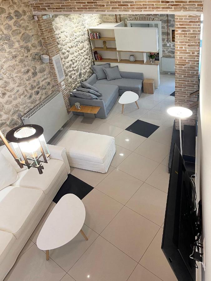 Blue Domino Luxury City Villa Patras Bagian luar foto