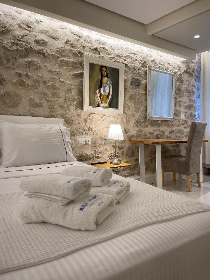 Blue Domino Luxury City Villa Patras Bagian luar foto